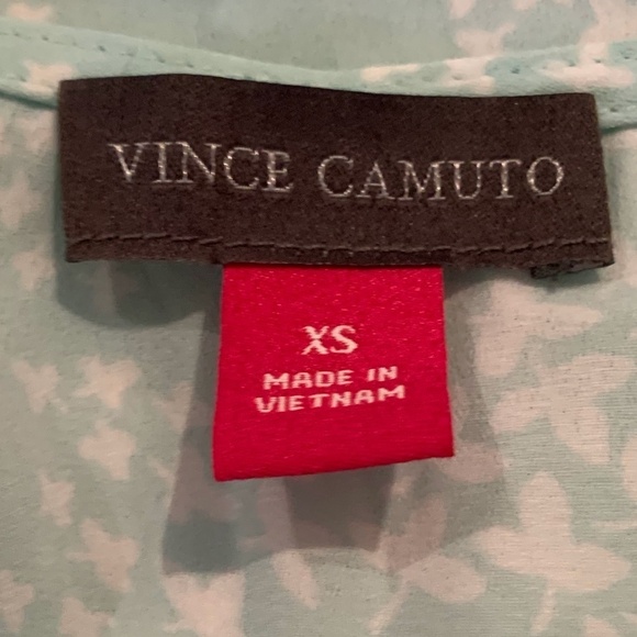 Vince Camuto Stillwater Leaf Pattern peplum Top XS - Picture 5 of 7